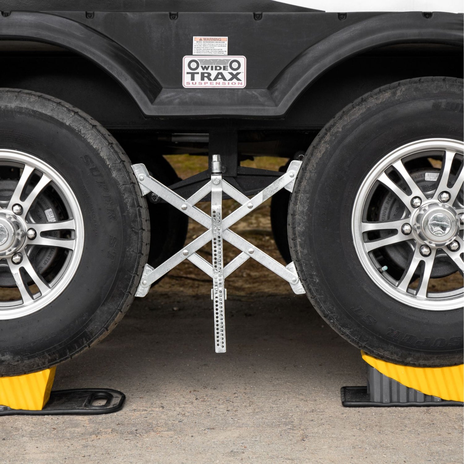 Camco Eaz-Lift RV 18-Inch Wheel Stop
