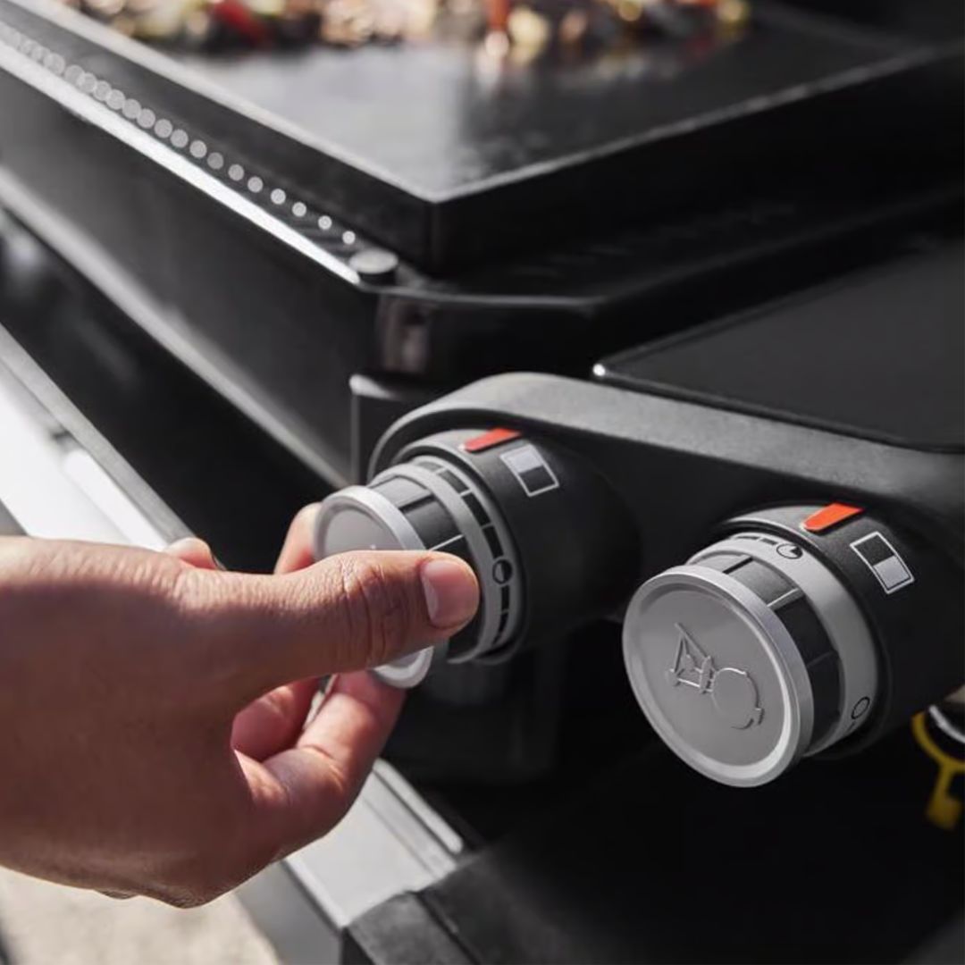 Weber Traveler 22" Portable 2 Burner Griddle