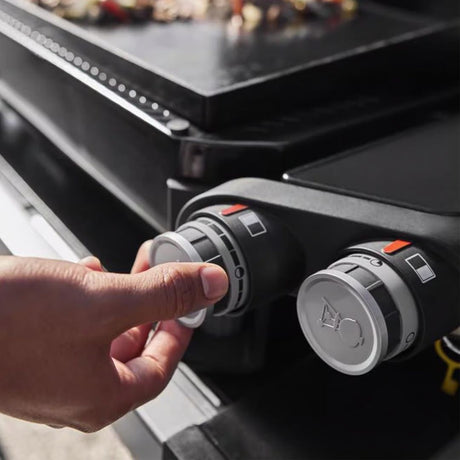 Weber Traveler 22" Portable 2 Burner Griddle