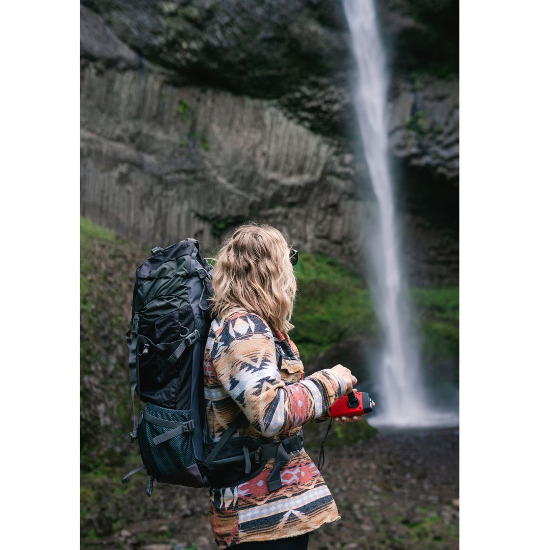 Stansport Handheld Solar/Dynamo Powered Flashlight with Radio