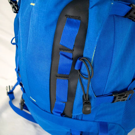 40 LITER PACK, TOP & BOTTOM ZIPPERED ENTRY, 2 SIDE MESH POCKETS, BUILT IN RAIN COVER