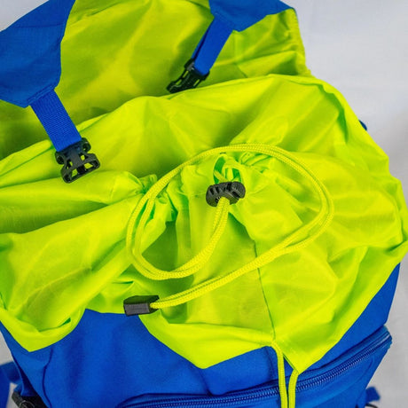 40 LITER PACK, TOP & BOTTOM ZIPPERED ENTRY, 2 SIDE MESH POCKETS, BUILT IN RAIN COVER