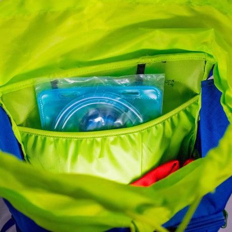 40 LITER PACK, TOP & BOTTOM ZIPPERED ENTRY, 2 SIDE MESH POCKETS, BUILT IN RAIN COVER