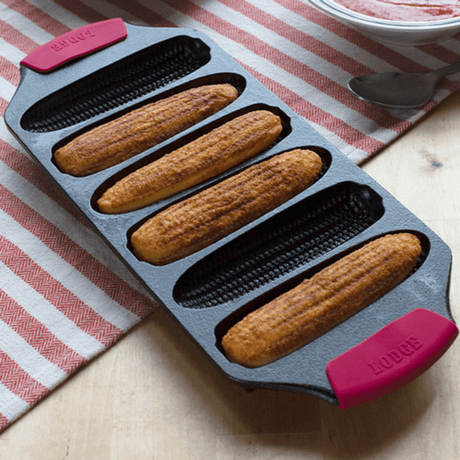 Lodge Cast Iron Cornstick Pan W/ Silicone Grips