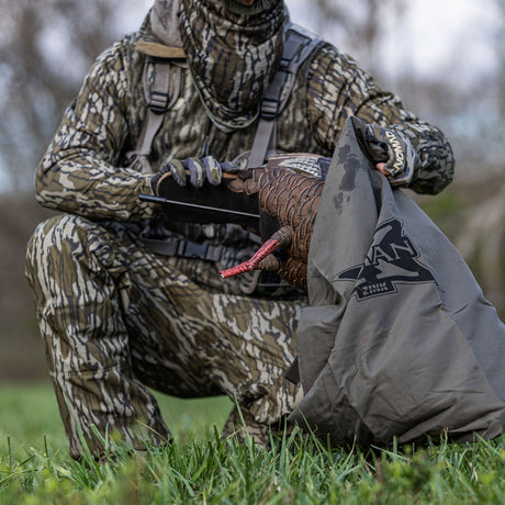 Avian-X HDR Feeding Hen Decoy