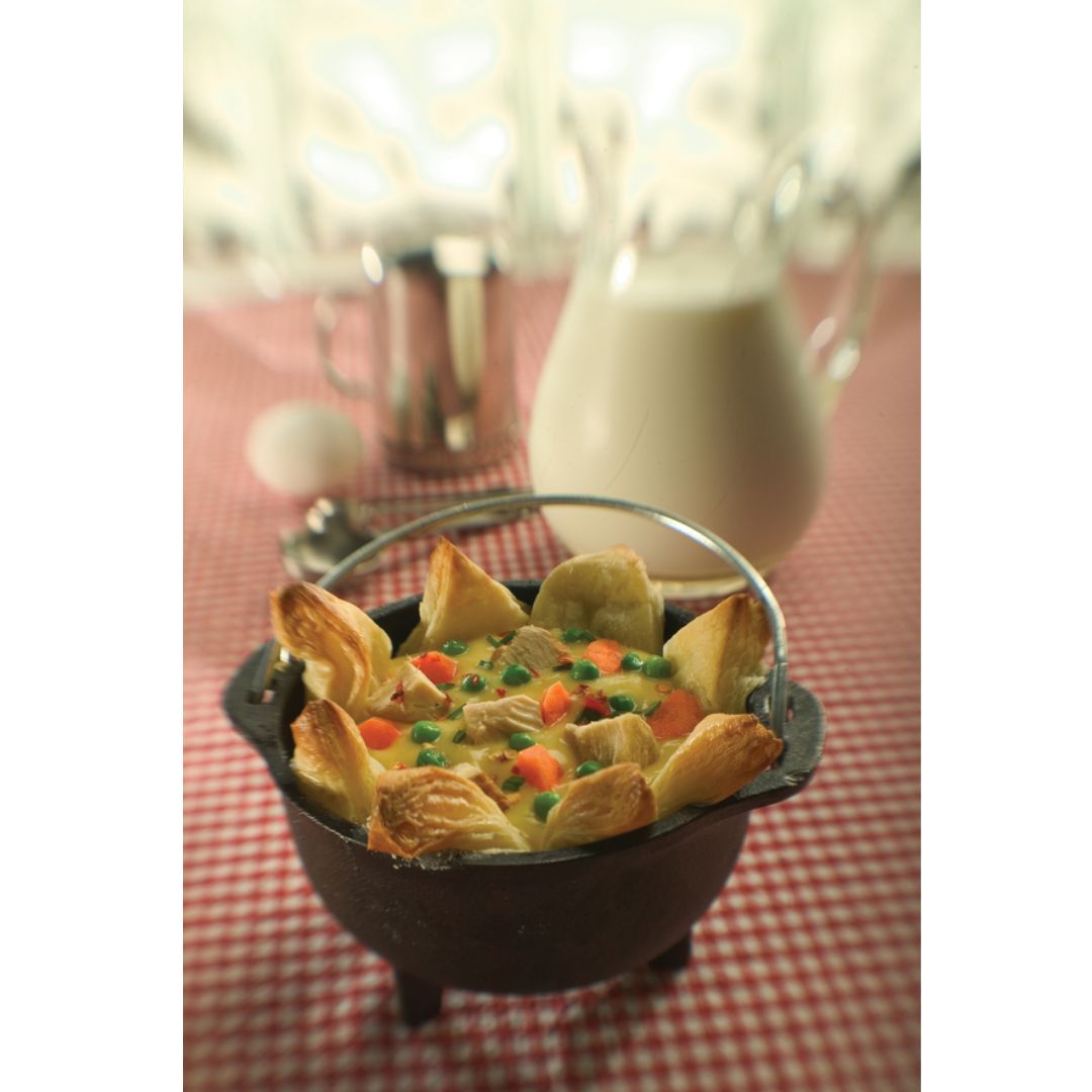 Lodge Heat-Treated 16 Ounce Cast Iron Country Kettle