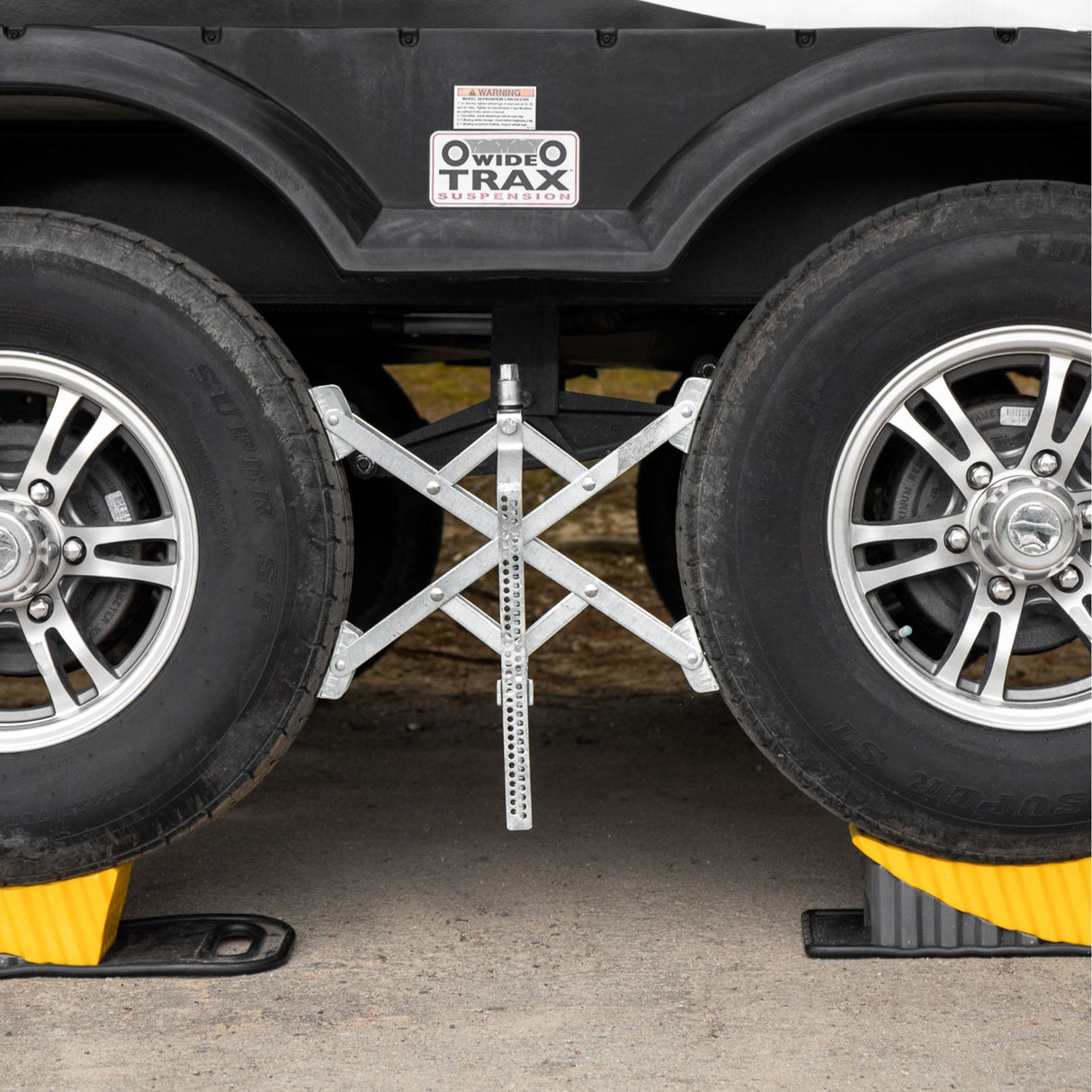 Camco Eaz-Lift RV 18-Inch Wheel Stop