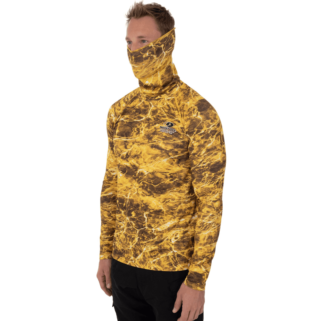 MOSSY OAK MEN'S INSECT REPELLENT LONG SLEEVE PERFORMANCE FISHING SHIRT WITH  GAITER - YELLOWFIN CAMO